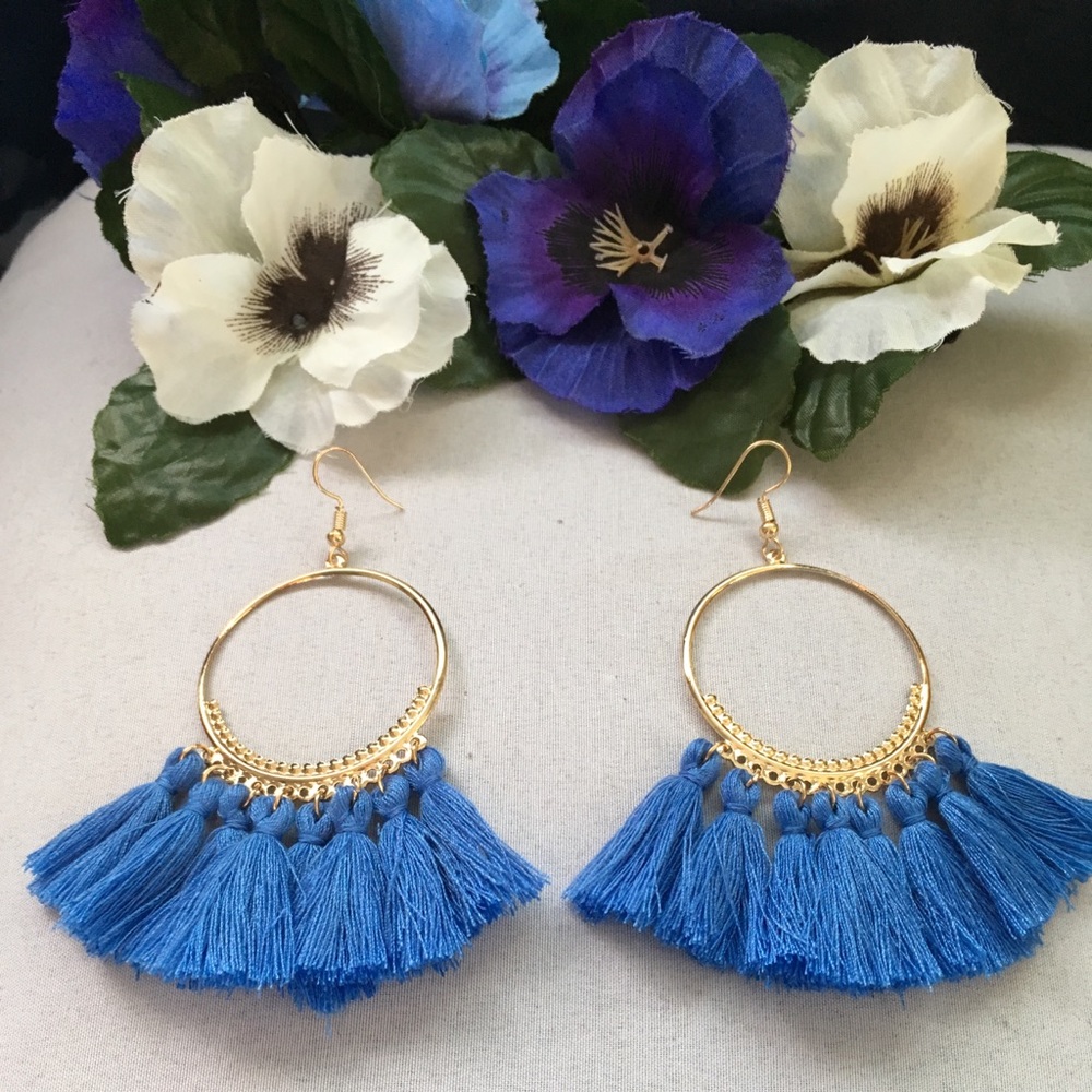 🌼 5 for $25🌼
. 🎉HP🎉Hoop Tassel Earring - Picture 7 of 7